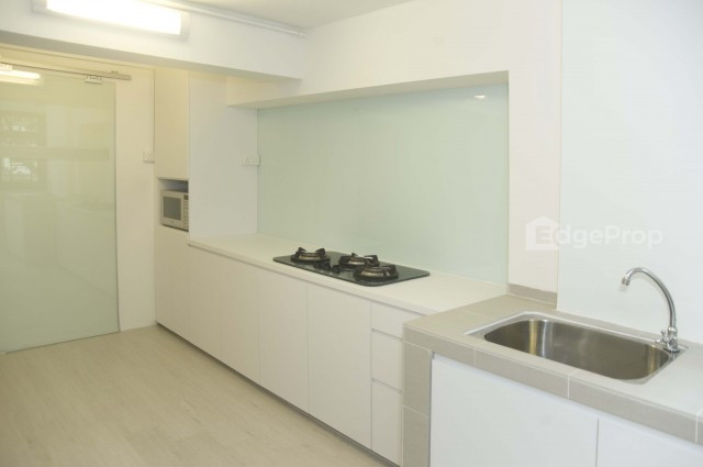 9 HOLLAND AVENUE photo 2