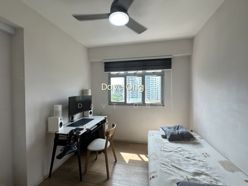 130A CANBERRA CRESCENT photo 3