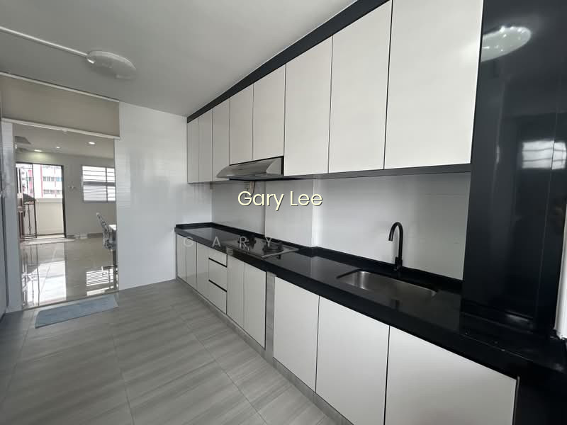 BLK 652 HOUGANG AVE 8 photo 2