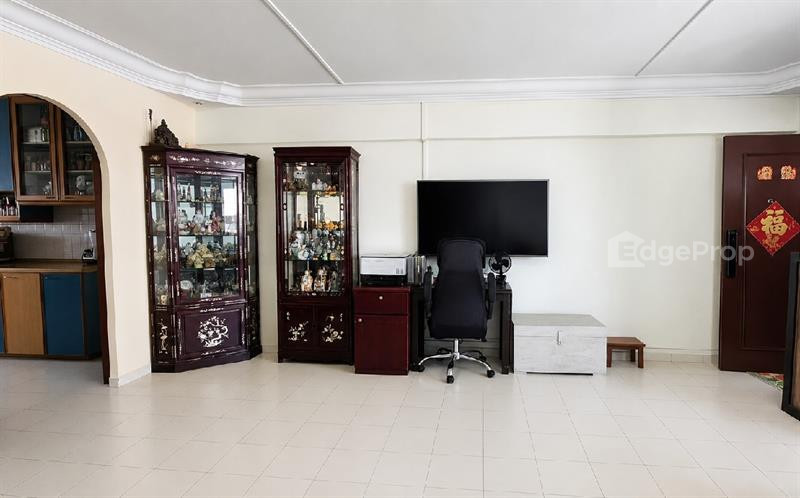 883 TAMPINES STREET 84 photo 4