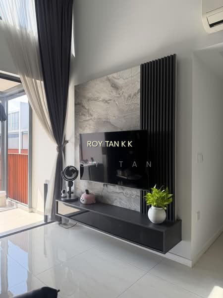 RIVERFRONT RESIDENCES photo 3