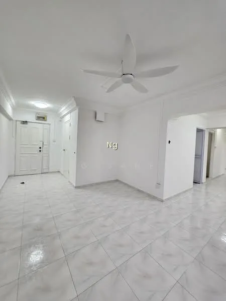 638 Woodlands Ring Road image 1 of 10