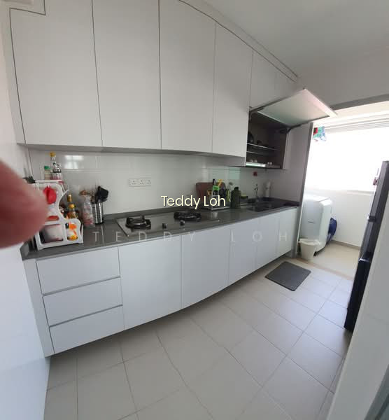 95A HENDERSON ROAD image 1 of 7