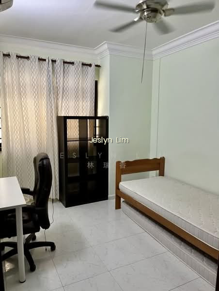 322 SEMBAWANG CLOSE photo 6