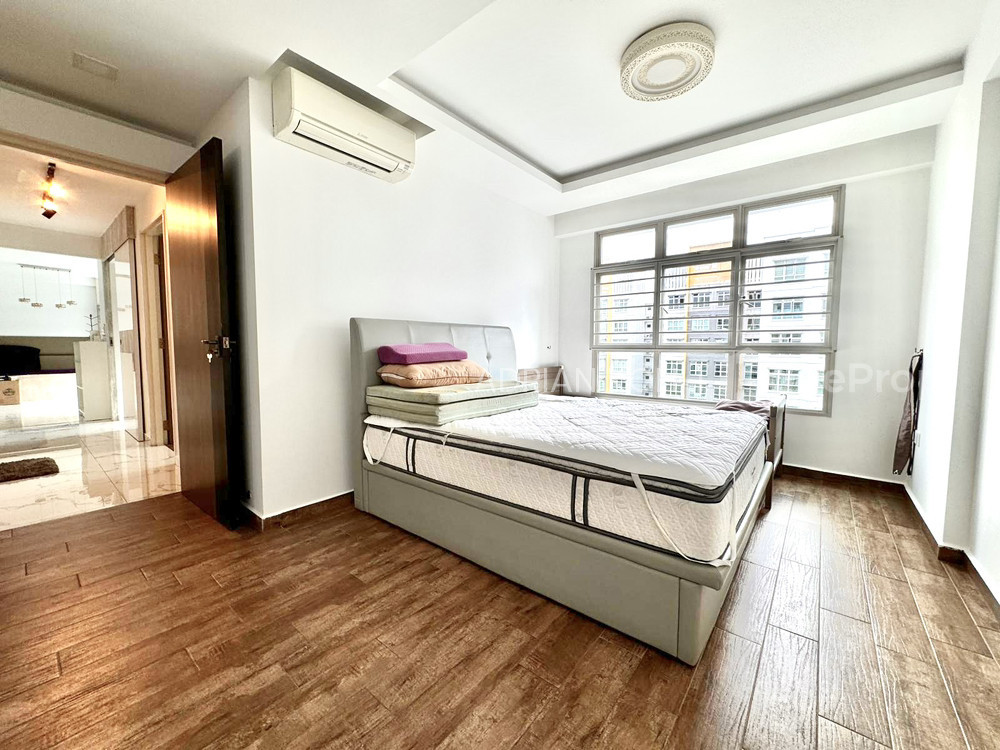 215B COMPASSVALE DRIVE photo 4