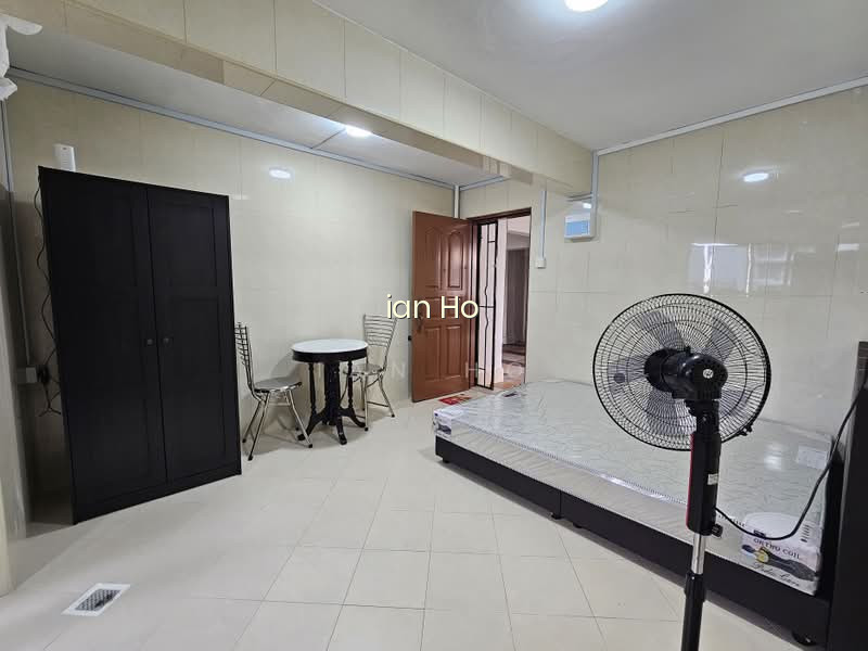 199 BOON LAY DRIVE photo 2