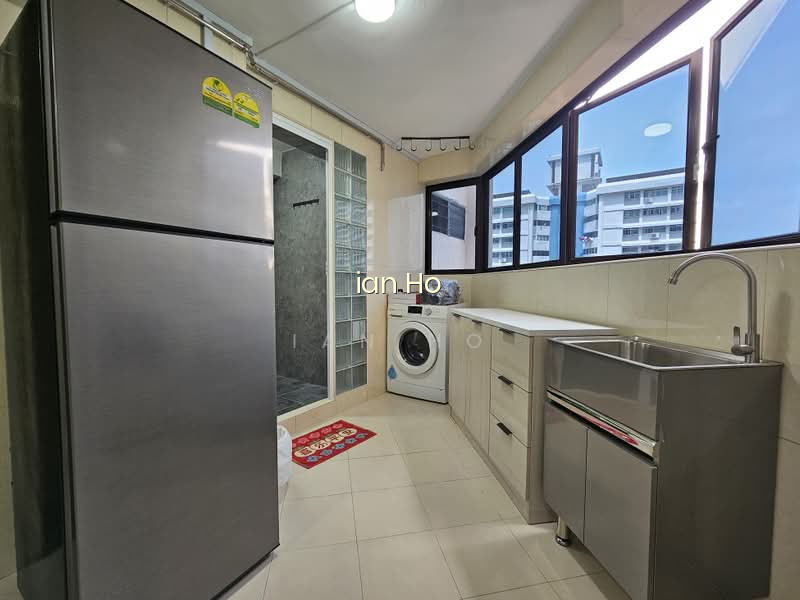 199 BOON LAY DRIVE photo 3