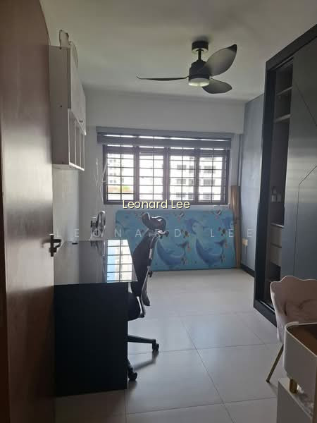 868A TAMPINES AVENUE 8 image 1 of 3