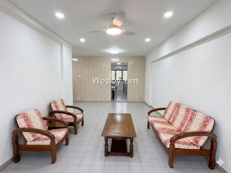 424 Tampines Street 41 image 1 of 10