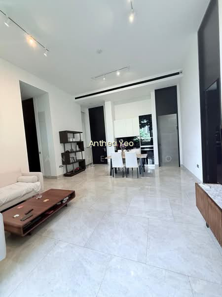 MARTIN MODERN photo 5
