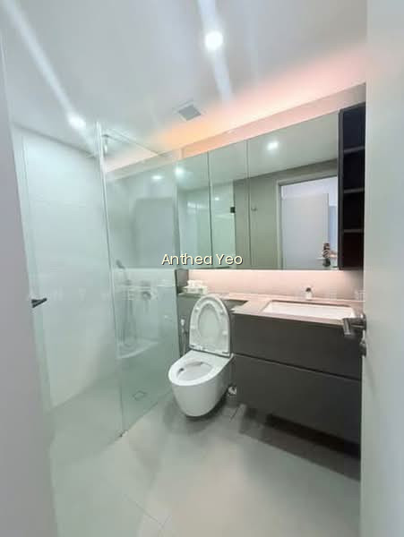 EAST SIGNATURE photo 3