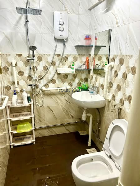 335 SERANGOON AVENUE 3 photo 6