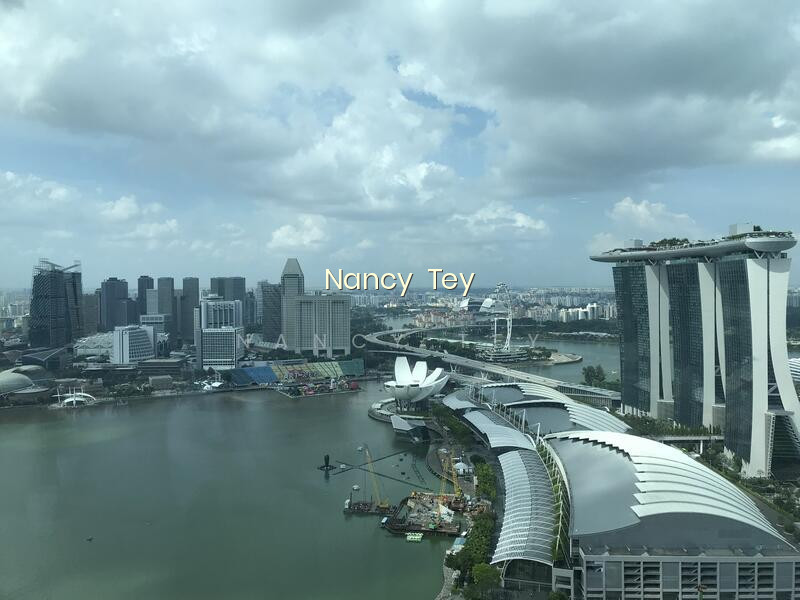 MARINA BAY RESIDENCES image 1 of 9