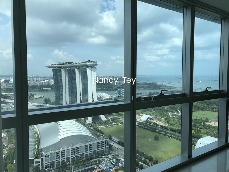 MARINA BAY RESIDENCES photo 2