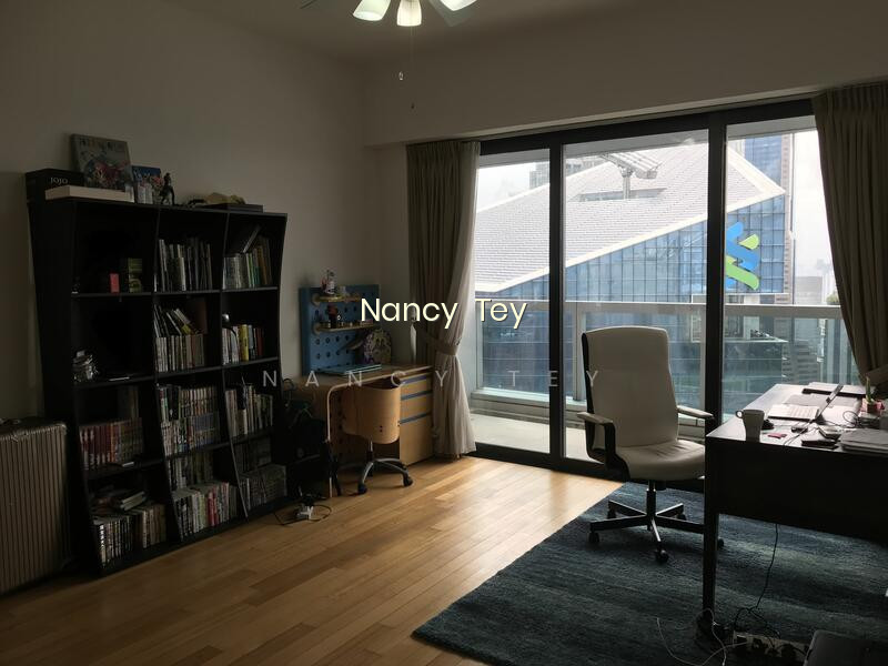 MARINA BAY RESIDENCES photo 3