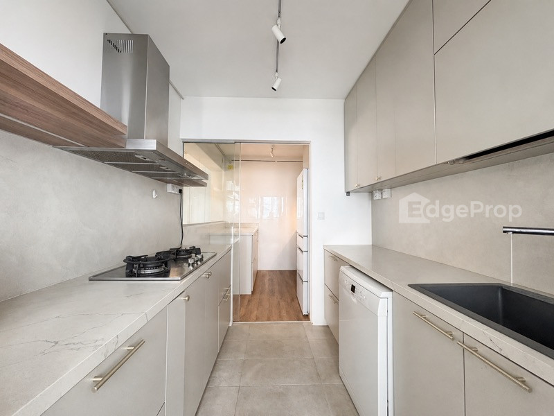 621B TAMPINES STREET 61 photo 6