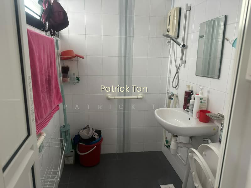 329 WOODLANDS STREET 32 photo 4