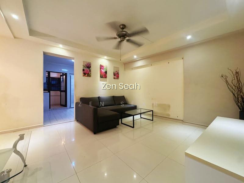 104 WHAMPOA DRIVE image 1 of 9