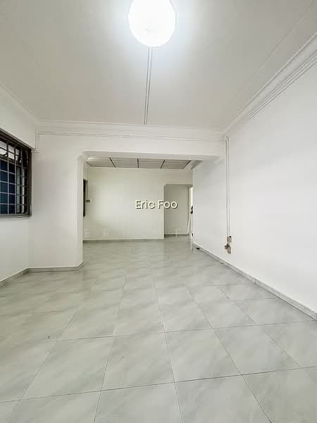 627 WOODLANDS AVENUE 6 image 1 of 9