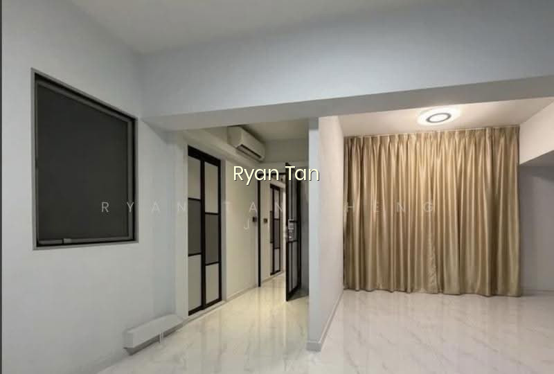 303B PUNGGOL CENTRAL photo 2