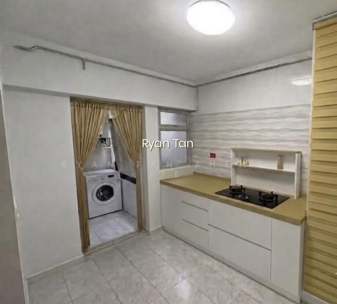 303B PUNGGOL CENTRAL photo 3