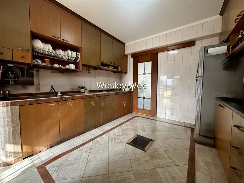 664 WOODLANDS RING ROAD photo 4