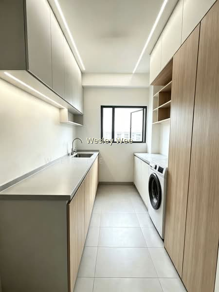 664 WOODLANDS RING ROAD photo 6