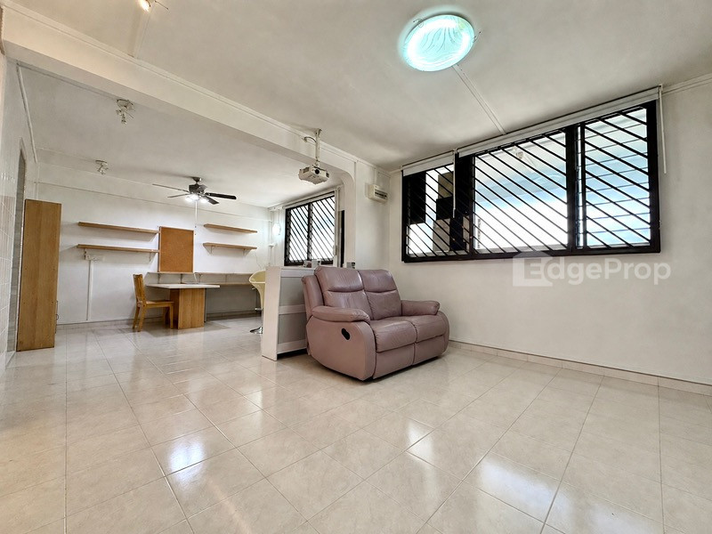 1 TOH YI DRIVE image 1 of 10