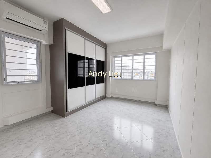 227D COMPASSVALE DRIVE photo 2