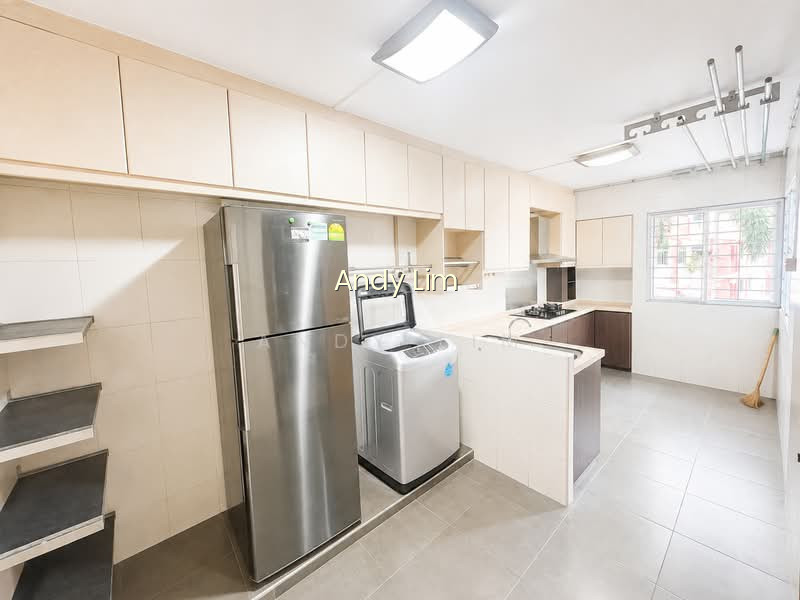 314 SEMBAWANG DRIVE photo 3