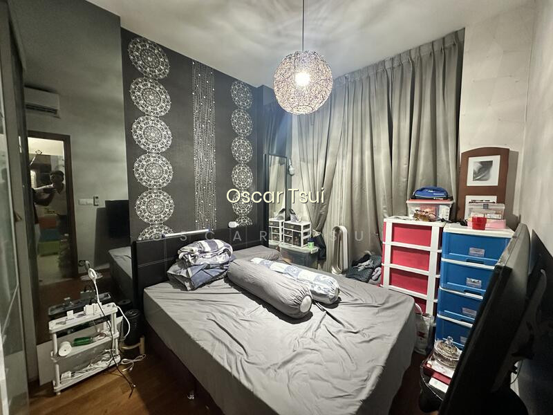 TREASURES @ G19 photo 4