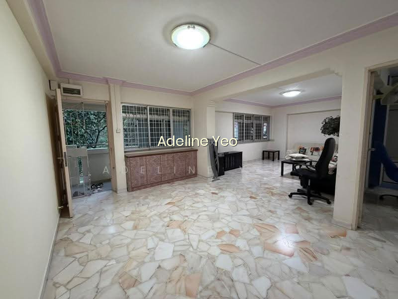323 TAMPINES STREET 33 photo 2