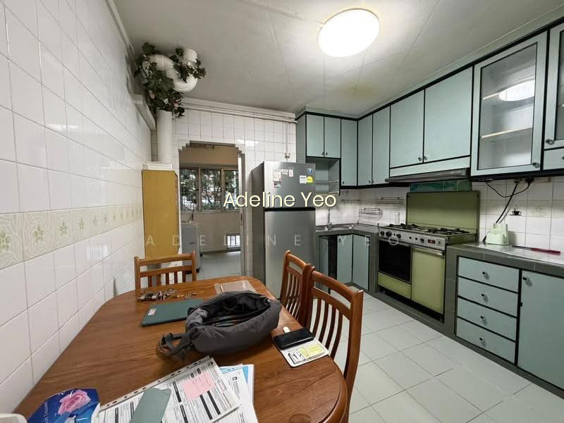 323 TAMPINES STREET 33 photo 3