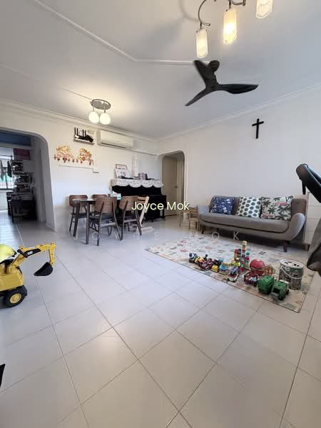 737 YISHUN STREET 72 photo 2