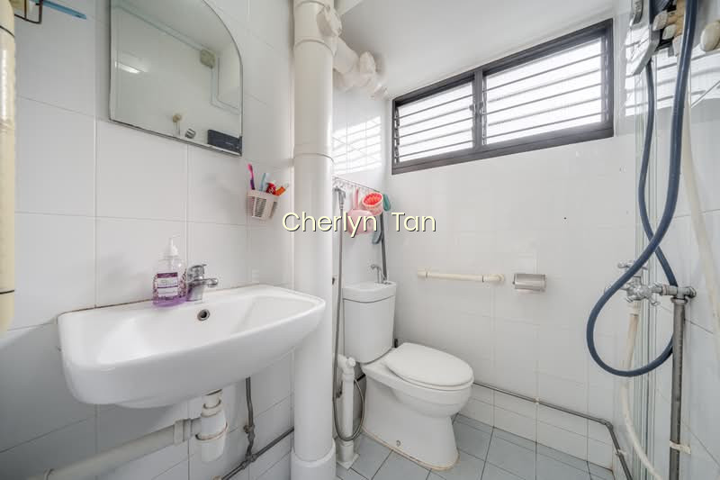 587 CHENG SAN COURT photo 6
