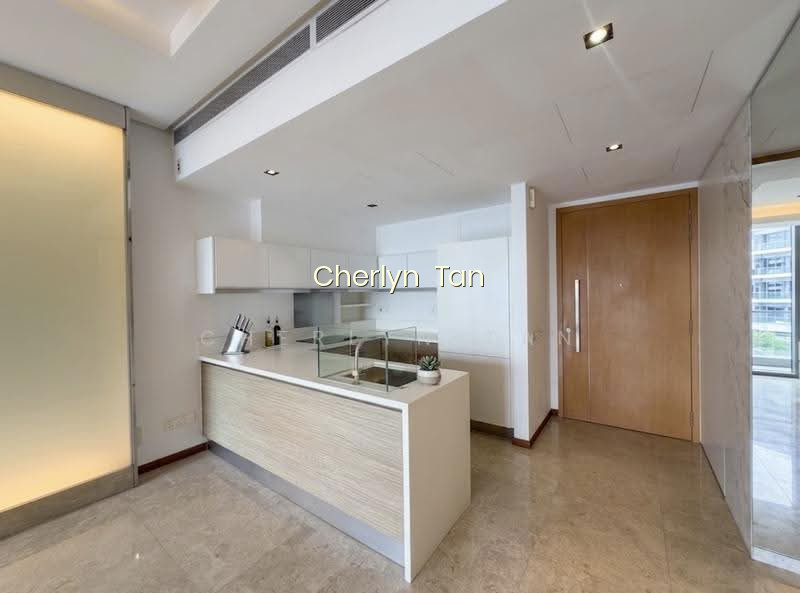 MARINA BAY RESIDENCES photo 2