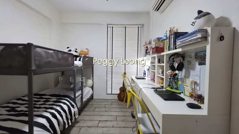 101 HENDERSON CRESCENT photo 5