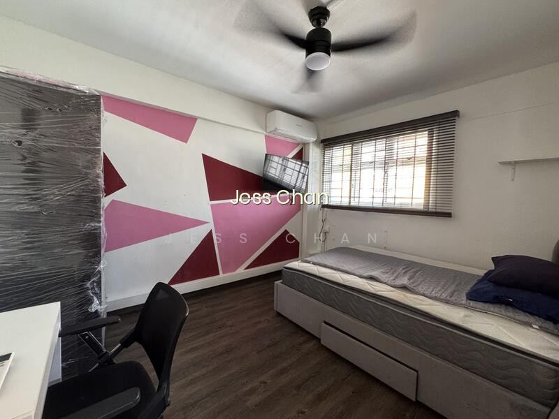 8 HOLLAND AVENUE photo 4
