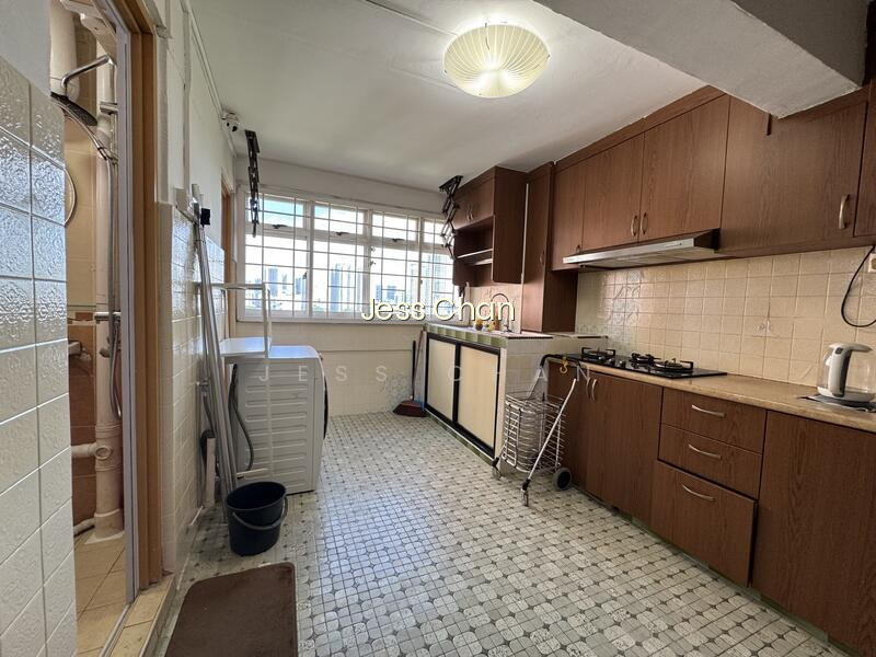 8 HOLLAND AVENUE photo 5