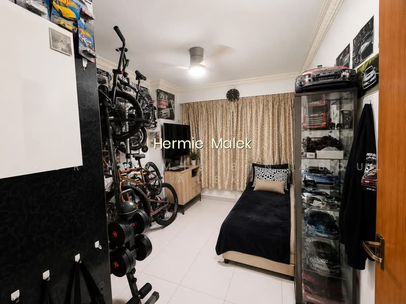 463C SEMBAWANG DRIVE photo 4