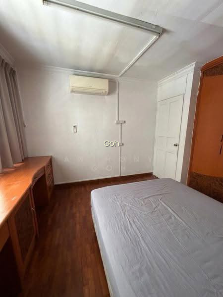 401 SIN MING AVENUE image 1 of 9