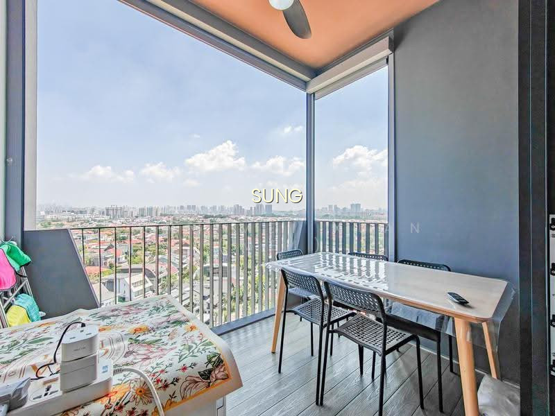 THE GARDEN RESIDENCES photo 3