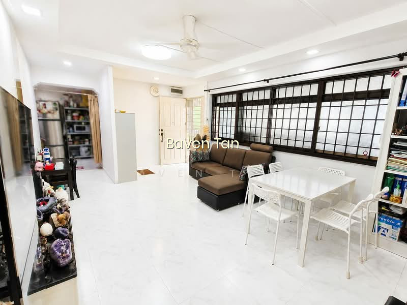 409 SEMBAWANG DRIVE photo 2