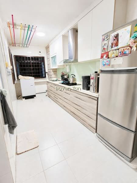 409 SEMBAWANG DRIVE photo 4