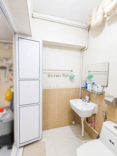 409 SEMBAWANG DRIVE photo 5
