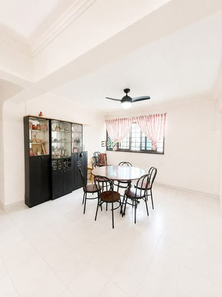 123 MARSILING RISE photo 4