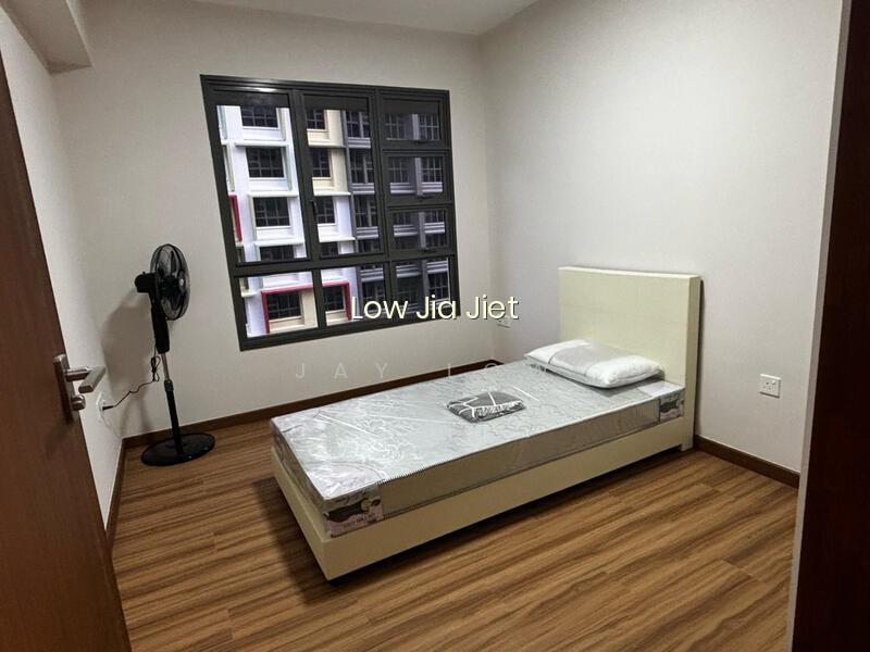 663C TAMPINES STREET 64 image 1 of 5