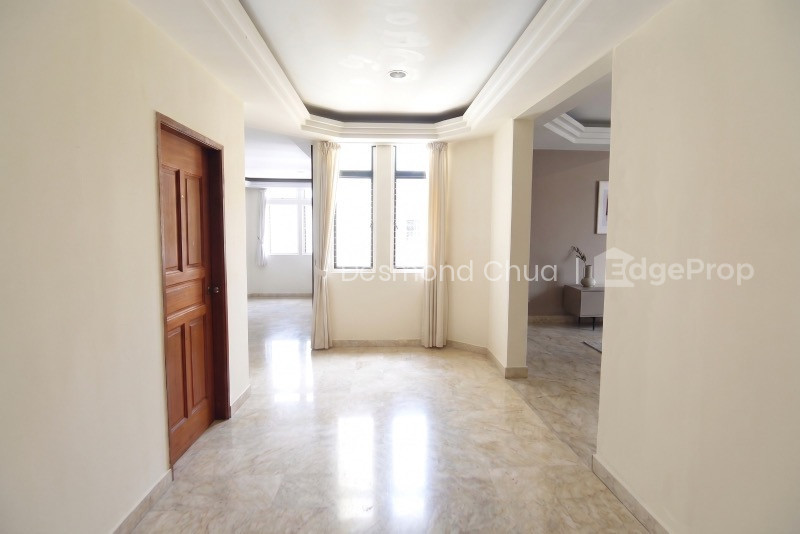 Lloyd Court photo 2