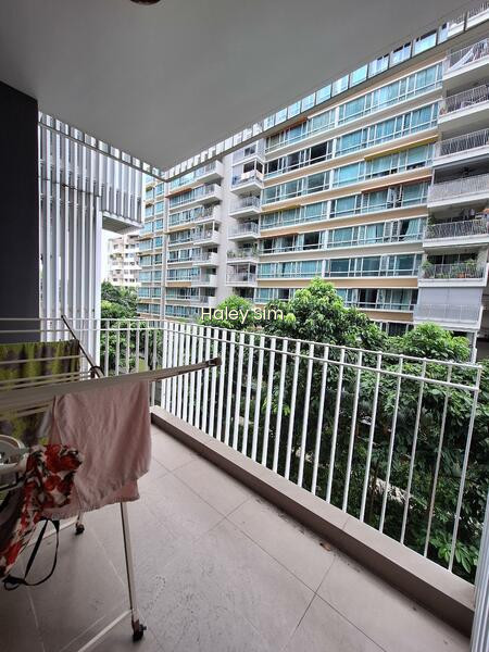 THE LAKEFRONT RESIDENCES photo 4