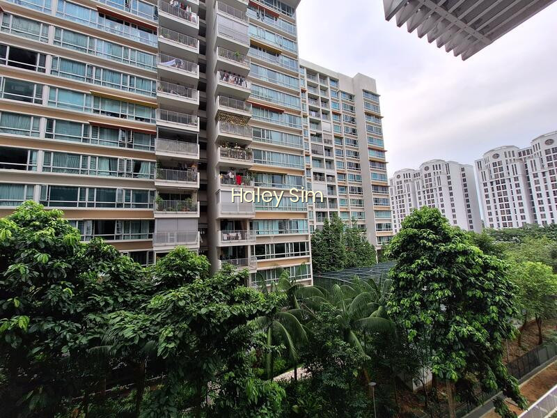 THE LAKEFRONT RESIDENCES photo 5